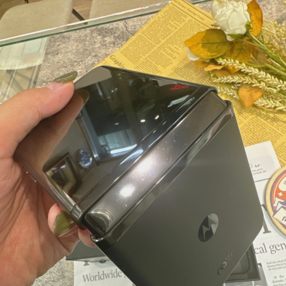 二手 Moto razr 40 ultra 黑色 12+512 黑 (保2024.09.06) #24159